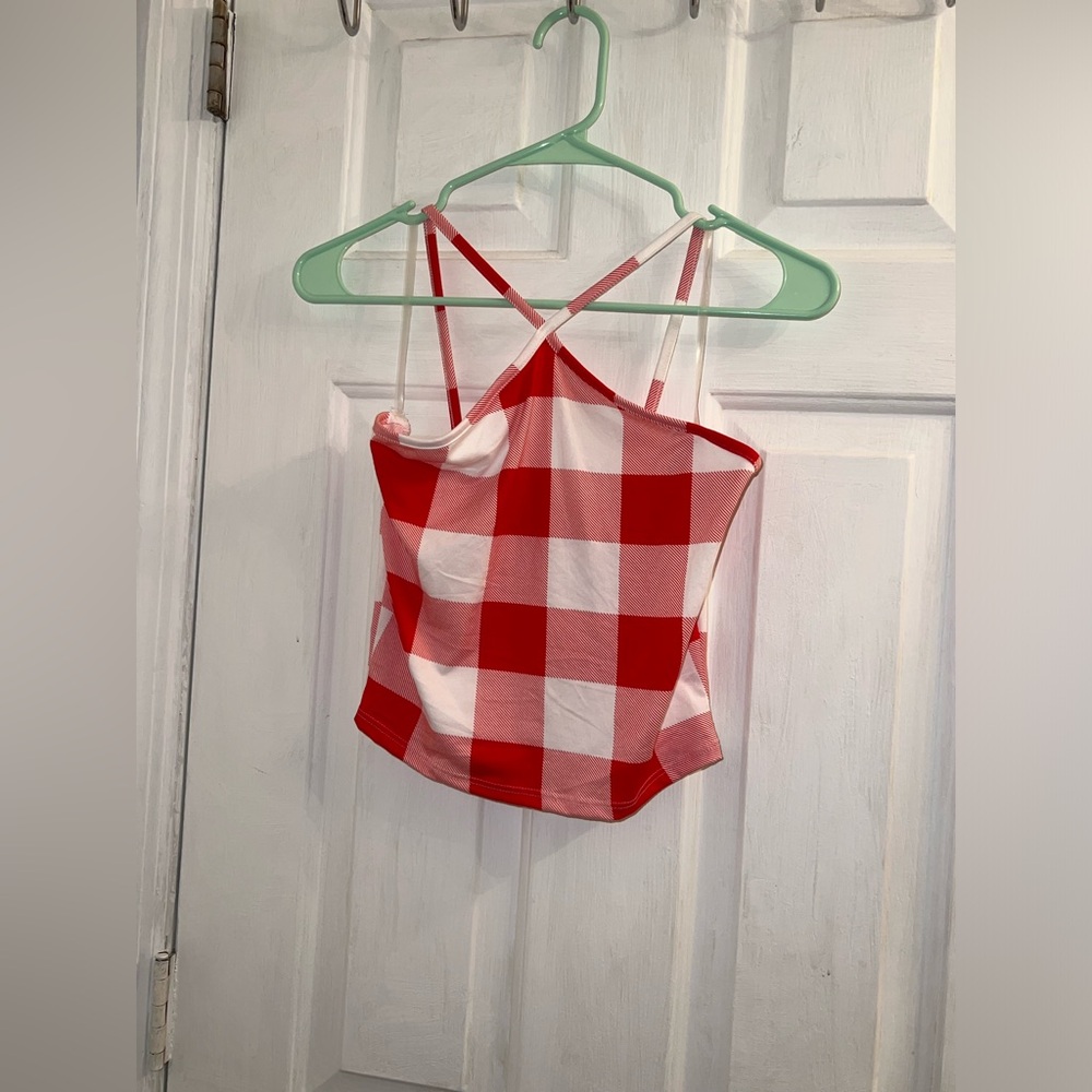 Size medium red white checkered plaid cross front back straps cropped crop tank